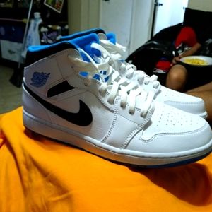 air Jordan 1 Mid Laser Blue